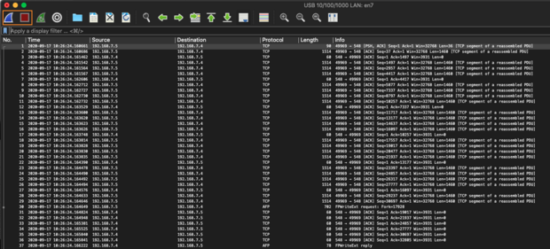 Wireshark-Oberfläche mit hervorgehobener Start-Schaltfläche und Stop-Symbol zur Paketaufnahme
